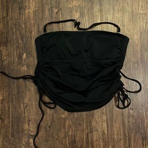 Hurley bikini top. Halter. Convertible to strapless lightly padded. Black. M.